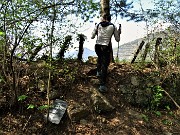 78 Discesi su sentiero nel bosco seguiamo passaggio indicato